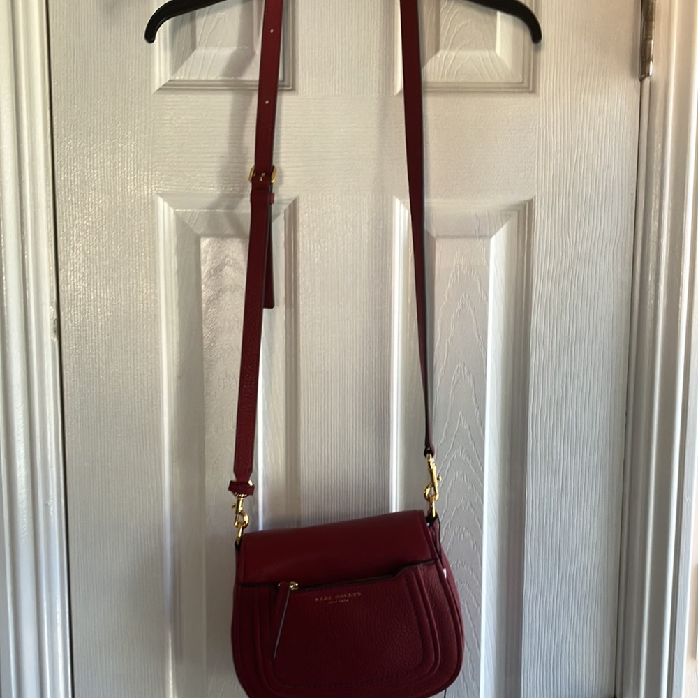 Mark Jacobs burgundy Crossbody purse - Picture 2 of 3